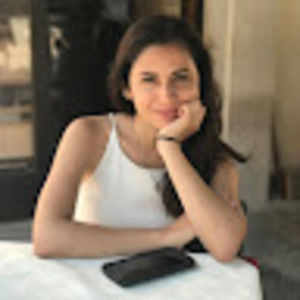 Meet your Posher, Daniela